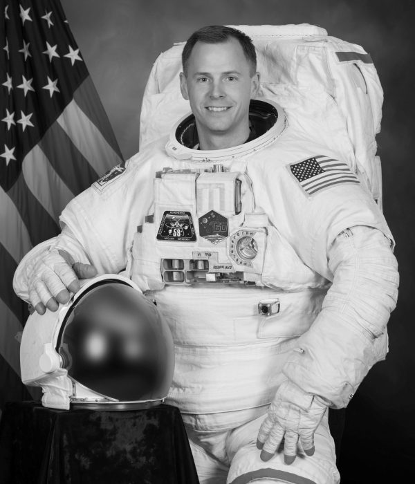 PHOTO DATE: April 20, 2018
LOCATION: Building 8, Room 183 - Photo Studio
SUBJECT: Official NASA Astronaut Portrait in EMU - Expedition 57/58 Crew Member Nick Hague - PROOFS ONLY
PHOTOGRAPHER: Josh Valcarcel